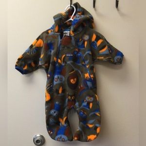 Patagonia infant bundting fleece. 3 months, unisex print.